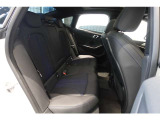 リアシートも広々とご利用頂けます。お車詳細や展示状況はフリーダイヤル(0078-6002-498412)またはBPS城東鶴見06-6933-6600迄お気軽にお問合せ下さい。