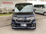 お客様に安全で快適なカーライフをお送りいただくために、中古車にも高いレベルの品質基準を設け、その基準に従って、全ての中古車について納車前整備を実施しています。
