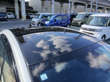 当社では「目からウロコ車検」を行なっております。ディーラー車検は高いと思われがちですが、走行距離に応じた料金体系をご用意。プロだから出来るスピードとクオリティで安心の車検を実施いたします。