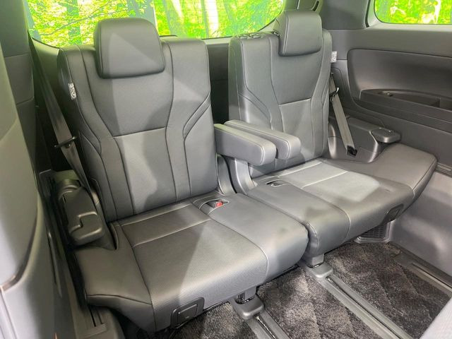 トヨタ アルファード 2.5 Z の中古車詳細 (8,521km, プラチナホワイト