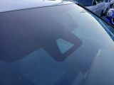 全てのクルマに車両検査証がついています。中古車オークション業界で確立された公正な基準を採用しています。トヨタ自動車によって、修復歴や状態を正しく判断できると認定された車両検査員が、1台1台検査し点数と