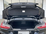 また、BMW正規認定中古車は、エマージェンシーサービスが自動付帯。24時間365日、皆様のカーライフをサポート致します。確かな安心のうえで、「駆けぬける歓び」をご堪能ください。