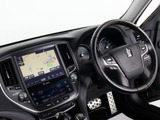 使いやすさや安全性を追求したステアリング周り!高級車ゆえにスイッチ類が多いのも特徴ですね!考え尽くされた配置ですぐに使いこなす事が出来ますのでご安心下さい!是非、体感してみて下さい!!