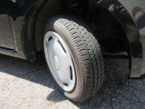 タイヤサイズは155/65R14 装着♪2024年製タイヤ残り溝は8分山ていどございます。