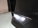 フロントLEDフォグランプです鮮やかな日光色で明るく足元を照らします。