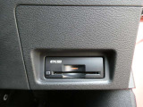 純正ETC2.0付 料金所もスムーズに通れ、割引料金の適用もあります。ビルトインできれいに収まっており、見た目もスマートです。