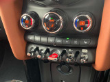 車両の詳細、ご質問につきましては、弊社営業スタッフまでお気軽にご連絡下さいませ。遠方のお客様には実車の詳細画像送信も承ります。お客様からのお問合せをお待ち致しております。