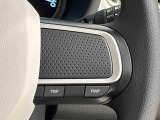 パワーモードと燃費重視のエコモードが選択できるDassist切り替えスイッチに加え、高速道路を快適に走行できる全車速追従機能付アダプティブクル-ズコントロ-ルスイッチが付いています(^^♪