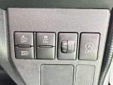 各種機能のボタンがあります。もちろん運転席からの操作も可能。スマートに使いこなしてください。