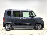 ドアは約90度に開くので荷物も積み込みやすく、乗り降りもしやすい♪ アウトドアで楽しく快適に過ごせる工夫がいっぱいです♪♪