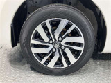 トヨタ純正ホイールキャップ装着車になります♪
