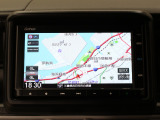 【純正ナビゲーション】使いやすいナビ操作にオーディオ機能も充実!Bluetooth接続で運転中のハンズフリー電話や好みの音楽を車内に流す事が出来ます。ラインナップや車種に応じて豊富な機能が使用可能♪