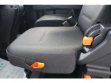 【助手席シート】試乗車上がりで使用感も少なく、シート状態良好です!