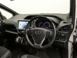 U-Carの販売だけでなく自動車保険、携帯電話の販売も行っております。