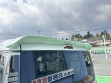 背が高い方だとちょっと目に留まるルーフ部分。目立つキズがない状態になっております。