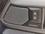【MERIDIAN】室内音響はMERIDIANサウンドシステムにより最適化され、低音から高音までを忠実に、クリアに再現。いつものドライブを「想い出」に変えてくれます。