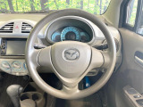 インテリアに合わせたデザインのステアリングは、運転される方のことも考え、運転しやすい形状、大きさです。是非一度、実際に触ってお確かめください。