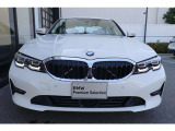 BMWの代名詞の【キドニーグリル】グリルが腎臓のように見えるので【キドニー】と呼ばれるようになりました。一目見ただけでBMWであると認識できる確固たるアイコンとして存在感を放ちます。