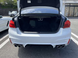 また、BMW正規認定中古車は、エマージェンシーサービスが自動付帯。24時間365日、皆様のカーライフをサポート致します。確かな安心のうえで、「駆けぬける歓び」をご堪能ください。