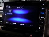 CD、DVD、Bluetooth、AM、FM、AUX、スマートフォン接続ができます。