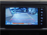 バックガイドモニター装備!ガイド線が目安になり駐車が苦手な方でも安心です!