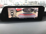 360&deg;ビューモニターでは前後左右4つのカメラ映像をさまざまな走行状況に応じて切り替えてセンターディスプレイに表示することで、駐車時や狭い道でのすれ違い時、見通しの悪い交差点進入時でも安心感を高めます