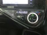 オートエアコン機能で、車内を自動的に、設定した温度に保ってくれます。