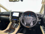 視界性能に優れた設計で安心してドライブをお楽しみいただけます。