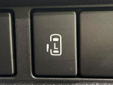 【パワースライドドア】スマートキーや運転席のスイッチでスライドドアの開閉が可能♪電動だから力を入れてドアを開ける必要が無く、小さいお子様でも、重い荷物を持っている時もラクに開け閉めできます♪