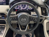 【純正革巻きステアリング】上質な革を使用することで、手にしっかり馴染みとても運転しやすいハンドルです♪