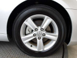 純正16インチアルミ!タイヤサイズは215/60R16です