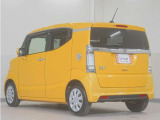 運転席のスペースはゆったりしていて、視界も広く確保されているので普段の運転からロングドライブまで快適です。