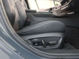 パワーシート搭載。微妙な調整が手軽にでき、ピッタリなポジションで運転することが可能です。