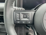運転中のオーディオ操作は、ステアリングで行いましょう。安全運転で。