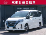 ご家族の方にぴったりな両側オートスライドドアを装備しております。お買い物に両手がふさがってしまう際も自動でドアの開閉が可能なためとても便利です。