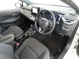 シンプルで使いやすいデザインの運転席です。