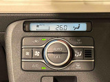 車内空調は&rdquo;AUTOエアコン&rdquo;にお任せ。運転に集中出来ますよ!