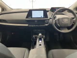 【まるまるクリーニング】内装工程では、中古車を気持ちよくお乗りいただけるよう清掃しております。シートの洗浄はもちろん、ニオイの元となるフロアカーペットまで洗浄・消臭を実施。