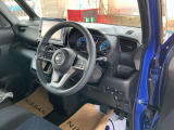 快適に運転できるドライブポジション!運転席シートリフターとシートスライドで、無理のない運転姿勢がとれます。