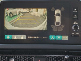 ガイドライン付きバックカメラを装備しているので、慣れない場所での車庫入れも安心です。