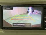 バックガイドモニターで、後方を確認しながら安心して駐車することができます。運転初心者も熟練者も必須の機能ですよ!