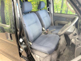 運転席シート廻りは使用感も少なく、良好な状態となっています。丁寧に使われていたことがよくわかりますね。