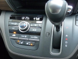 ●エアコンはオートエアコンです。 ●運転席・助手席 シートヒーターが付いています。