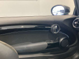 正規認定中古車 全国正規ディーラー保証付/2年・走行距離無制限 黒革スポーツシート 18インチホイール ACC AppleCarPlay シートヒーター ワイヤレスチャージング 禁煙車 Pアシスト  LEDヘッドライト