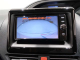 バックガイドモニターで、後方を確認しながら安心して駐車することができます。運転初心者も熟練者も必須の機能ですよ!