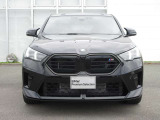 BMWと言えば特徴的なキドニーグリル。ダイナミックなフロントマスクを演出します。