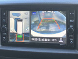 アラウンドビューモニター装備!空から見ているような映像によって不慣れな場所での車庫入れや縦列駐車等はもちろん狭い道でのすれ違いも安心♪