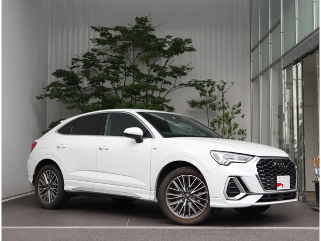 アウディ Q3 