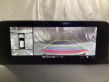 狭い場所での駐車やすれ違いなどでより的確な運転操作に役立つ360&deg;ビューモニターが装備されています。