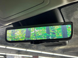 【デジタルインナーミラー】後席の大きな荷物や同乗者で後方が確認しづらい時でも安心!カメラが撮影した車両後方の映像をルームミラー内に表示。クリアな視界で状況の確認が可能です!